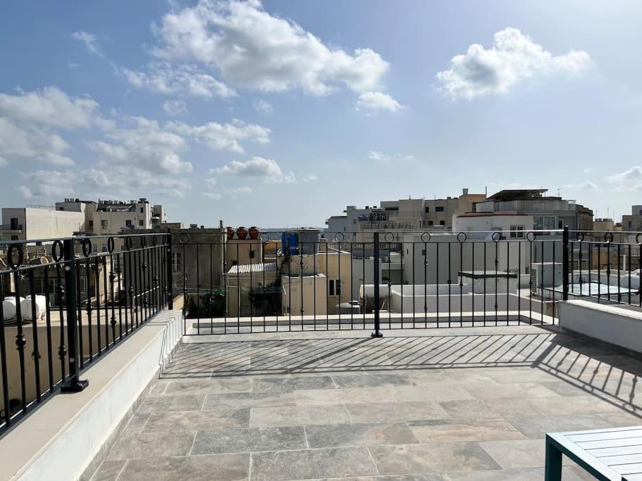 Beautiful 4-Bedroom Townhouse In Sliema Exterior foto